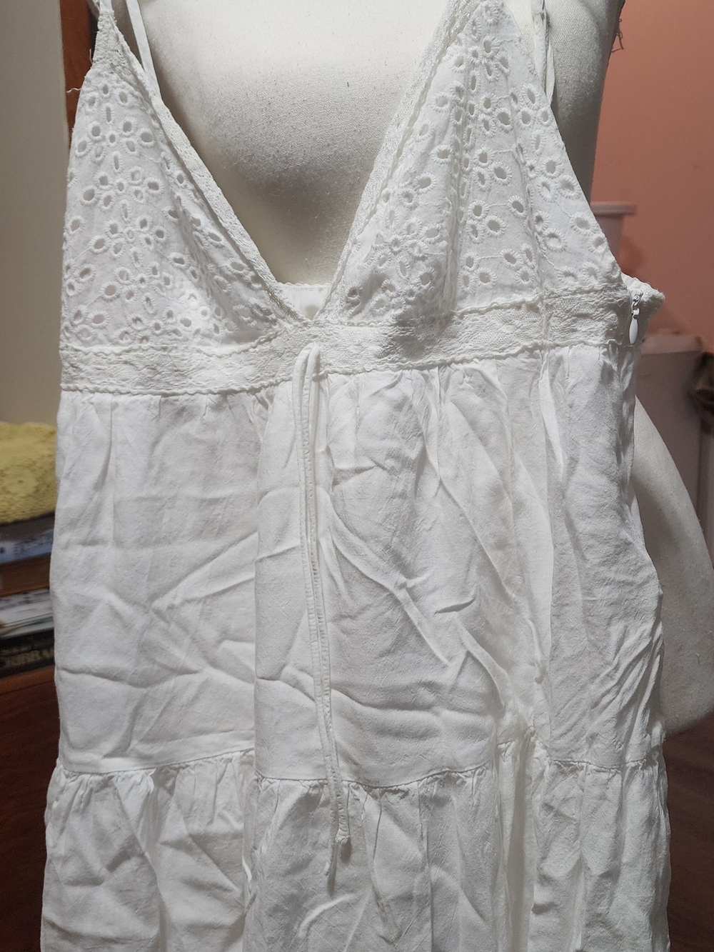 Princess Polly Women's White Eyelet Strapless Tiered Top Sz 8